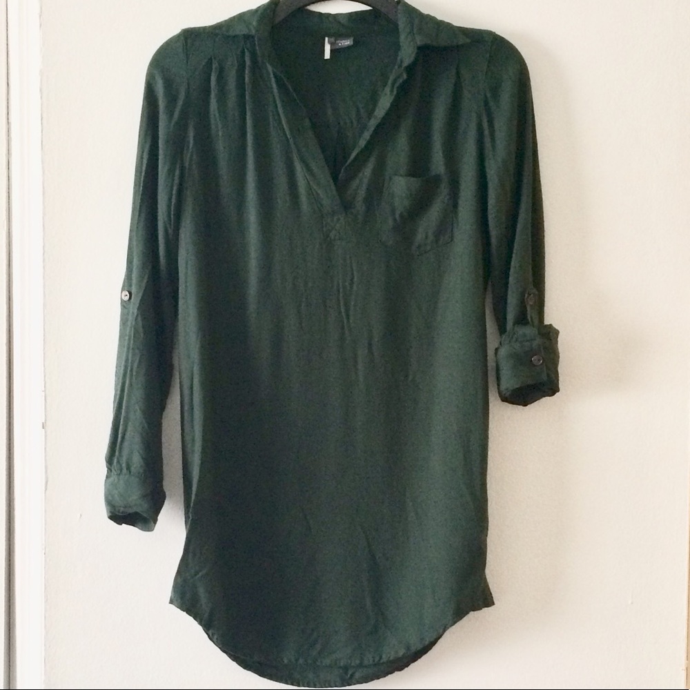 Sparkle & Fade hunter green tunic top